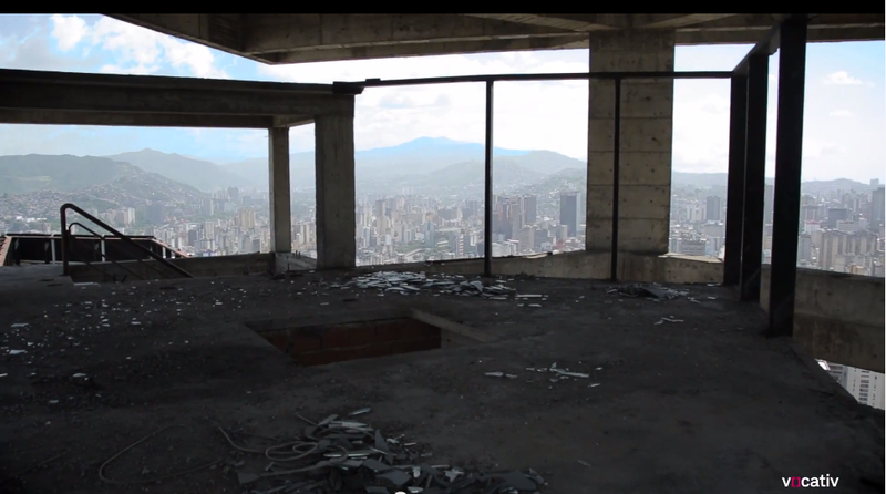 Illustration for article titled Rare Video From Inside a 45-Story Venezuelan Slum